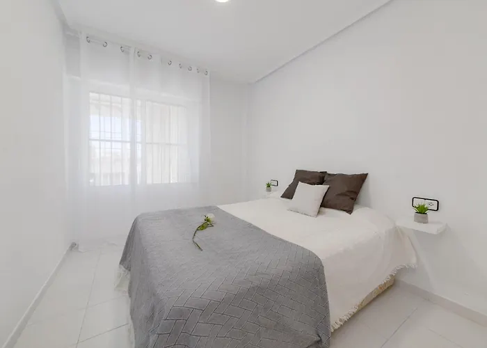 Sea View Terrace Apartment! Apartamento Torrevieja