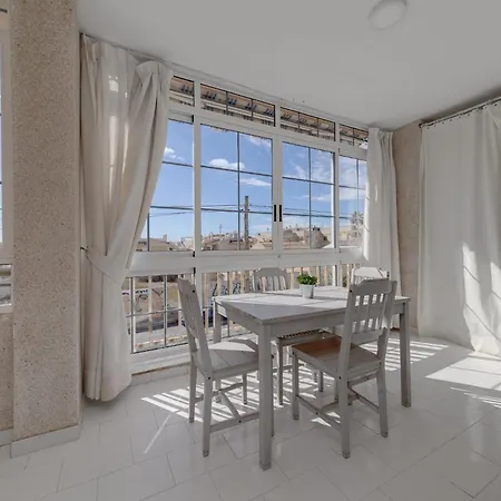 Sea View Terrace Apartment! * 托雷维耶哈